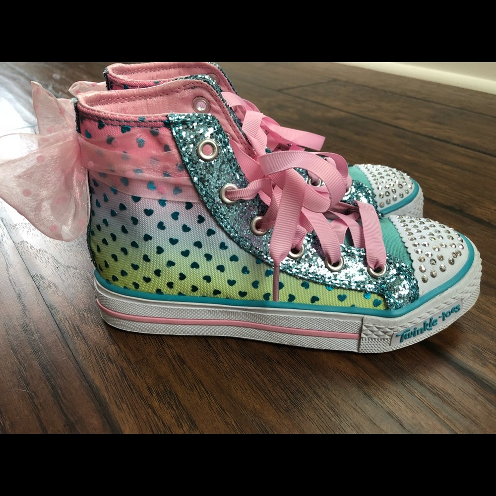 Skechers light sneakers 13.5